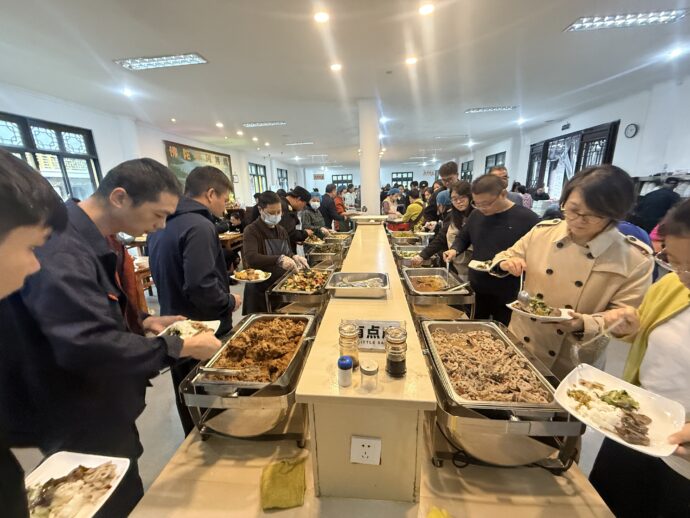 ビュッフェ形式