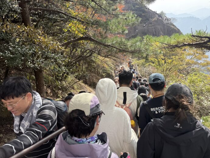 大渋滞の黄山ハイキングコース