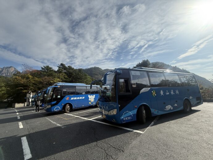 シャトルバス到着