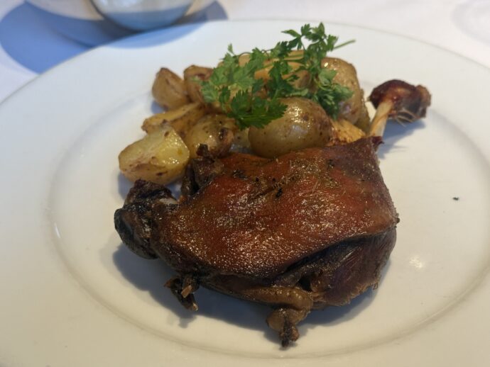 鴨肉のコンフィ