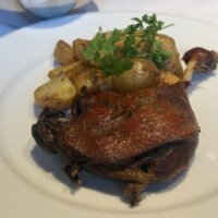 鴨肉のコンフィ