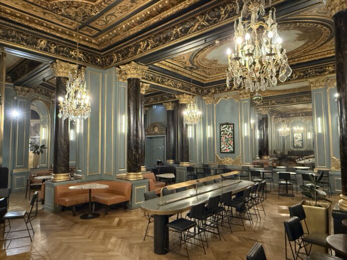 スターバックス オペラ店