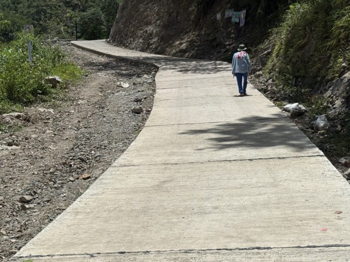 コンクリート道路