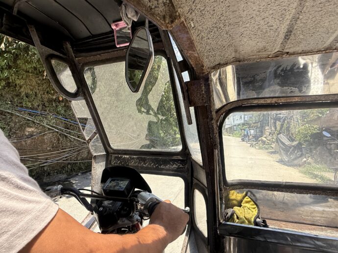 トライシクルの横席