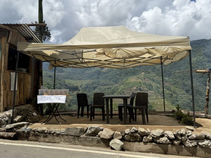 オープンな食堂