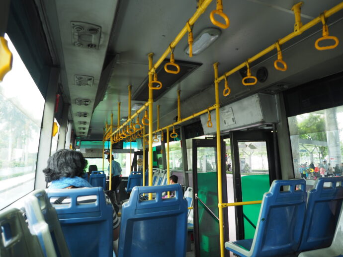 空港リムジンバスの車内