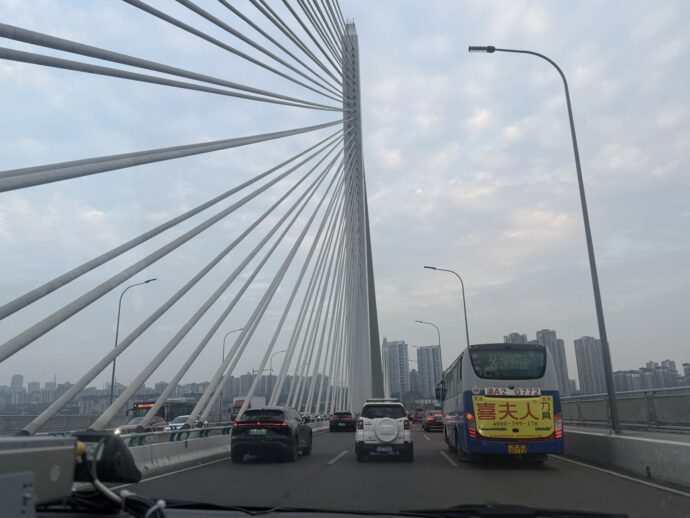 重慶市内は渋滞