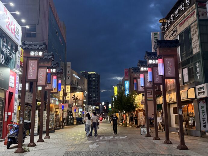 夜の大邱のまち
