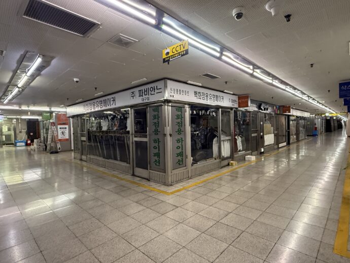 人気のない地下街