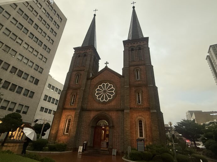 旧第一教会（裏が薬令市韓医薬博物館）