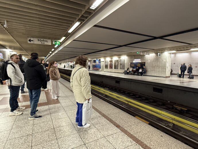 シンタグマ駅で乗換