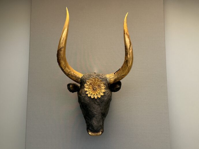 金のツノの牛