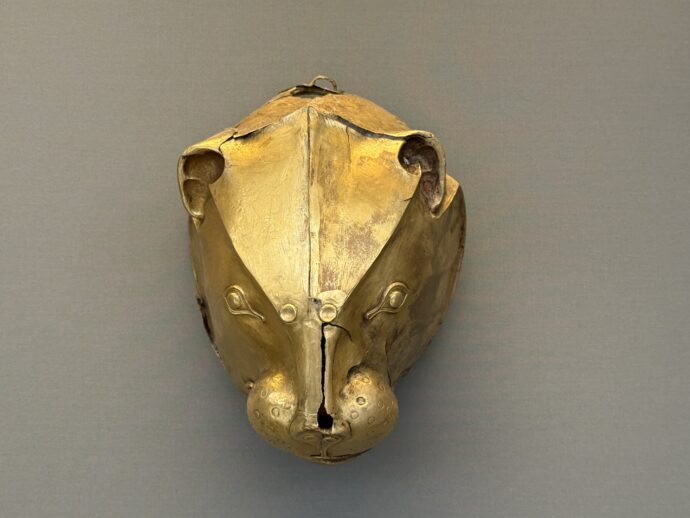 Gold rhyton