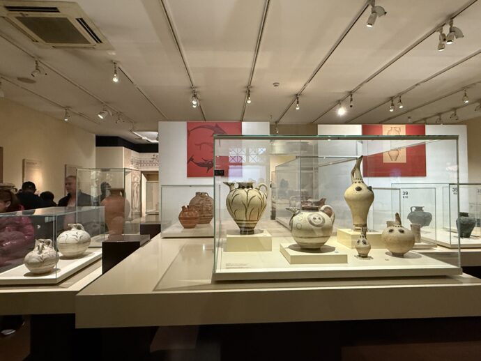 ティラ・ギャラリー