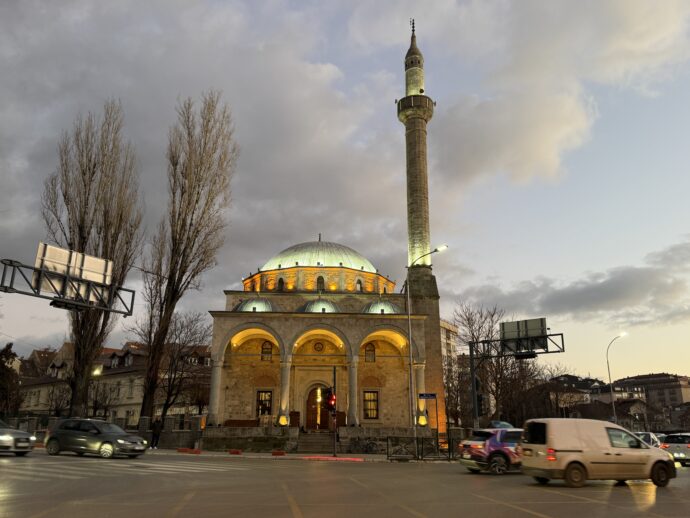 ライトアップされたモスク