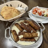 ケバブとサラダとパン