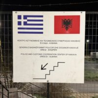 国境越えの掲示板