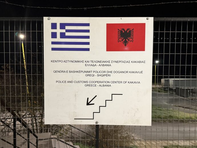 国境越えの掲示板