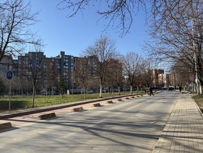 住宅街のなかの道路