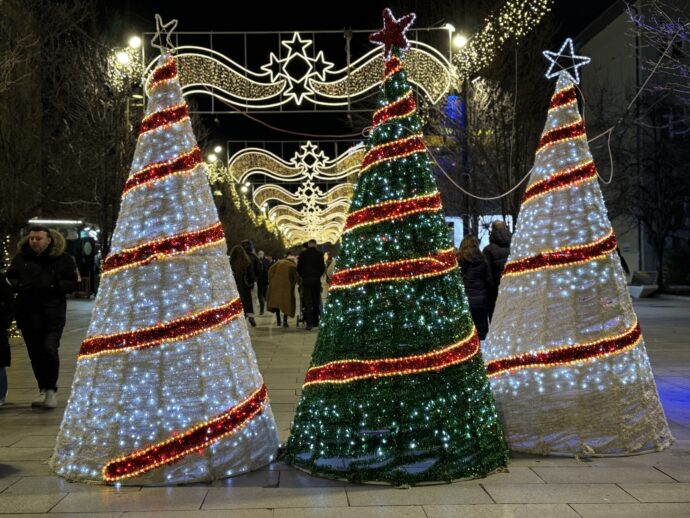 クリスマスツリーのライトアップ