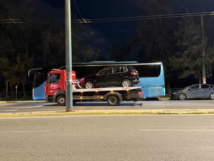 通り向かいのバス