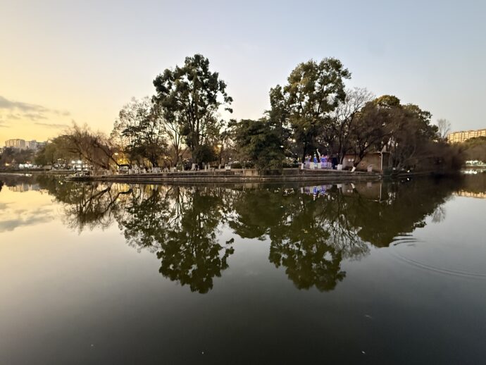夕暮れの翠湖公園