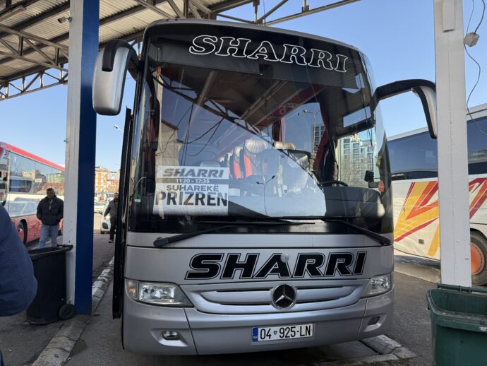 プリシュティナ→プリズレンへのバス