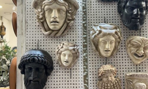 アテネ土産のお面