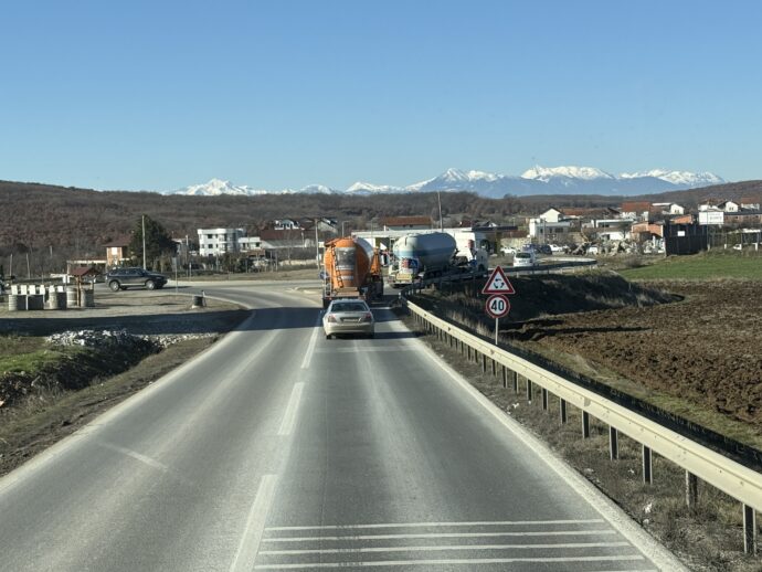 ペヤ方面の道路