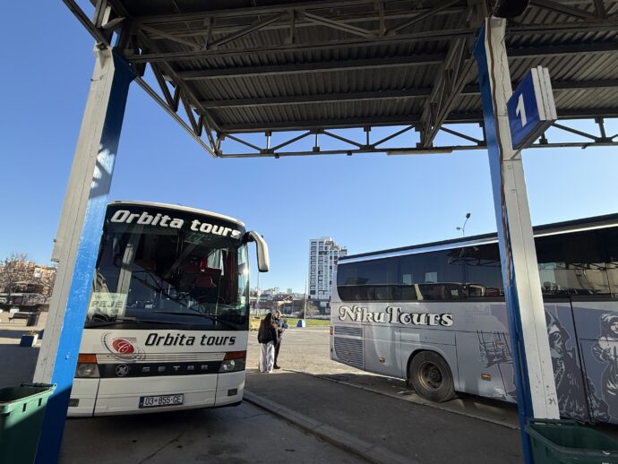 ペヤ方面行きバス停