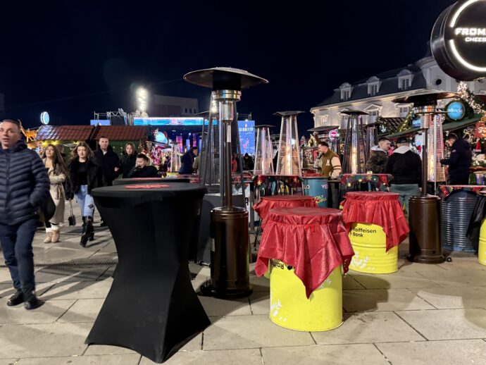 かっこいいテーブル