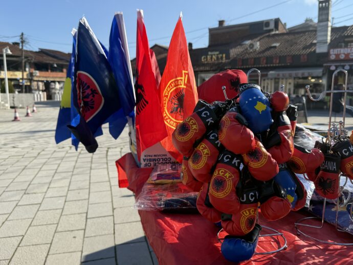 アルバニア国旗のグッズ