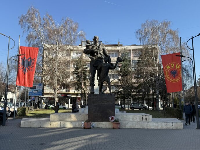 Shkelzen Haradinaj Staute