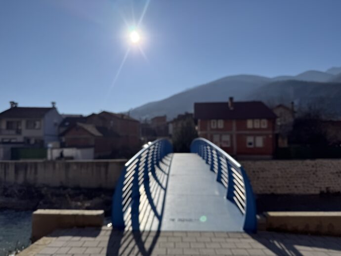 川にかかった橋