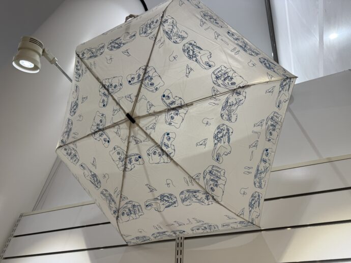 ルーヴル美術館のカバ柄折りたたみ傘