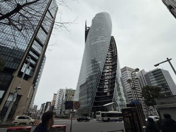 モード学園ビル