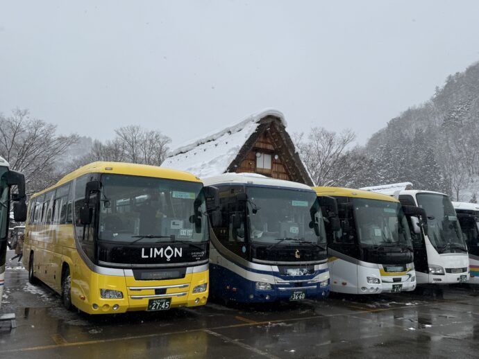白川郷の駐車場