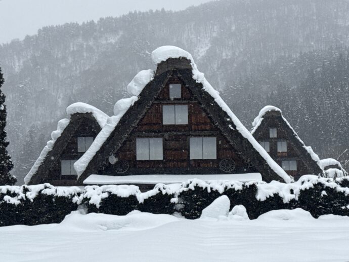白川郷三連合掌