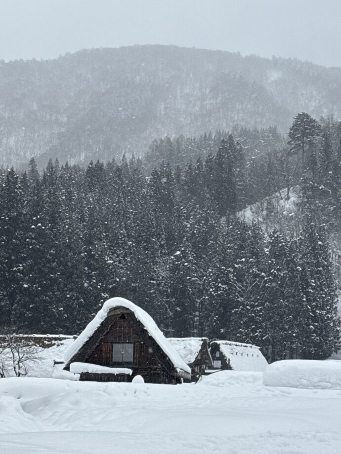 白川郷の雪景色