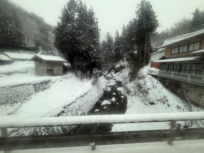 白川郷へ向かう車窓