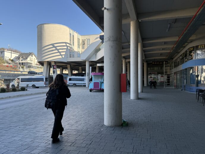 ティラナ東バスターミナル