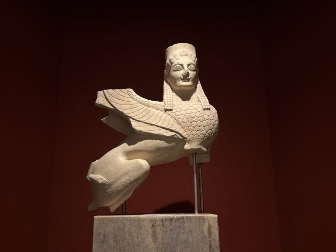 セイレーンの像