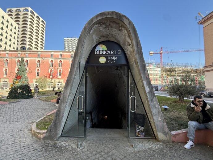 BUNK'ART 2の出口え