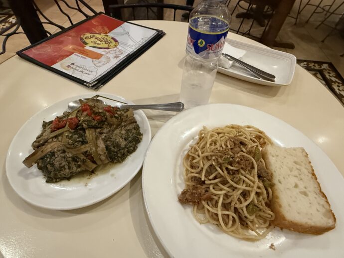 ビコールエクスプレスパスタとレイン