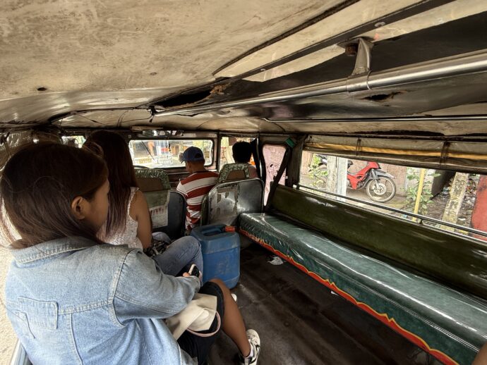 停車中のジプニー