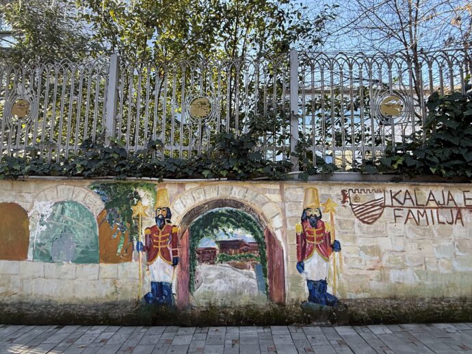 ショッピングモール内の壁画