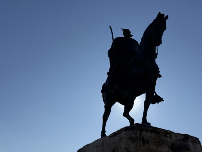 スカンデルベグ騎馬像