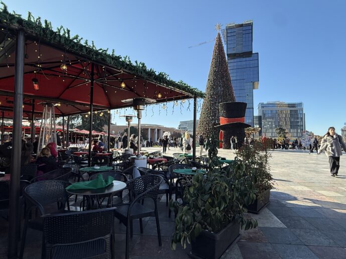 オープンエアのレストラン