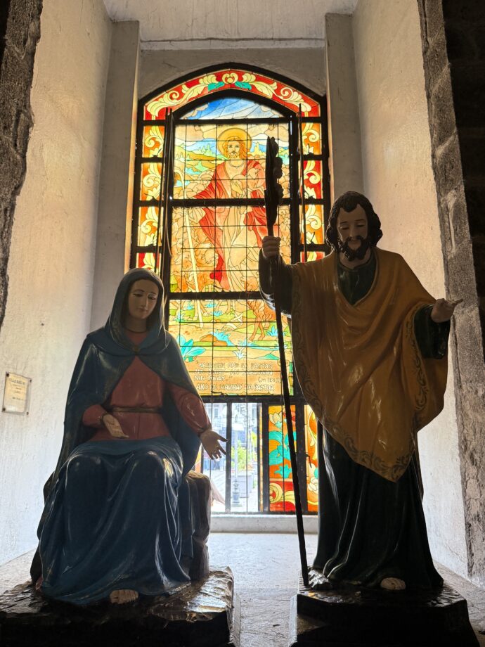 聖ヨハネ像とマリア像