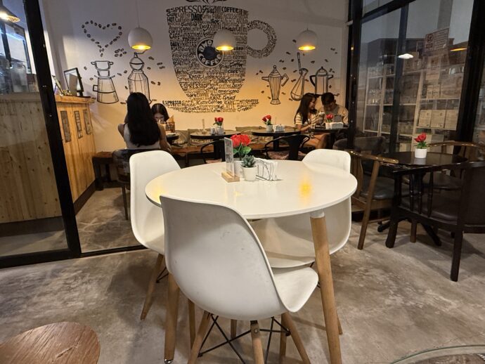 Amore Coffeeの店内
